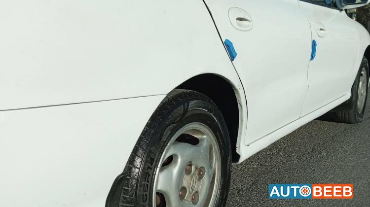 هيونداي افانتي 1997