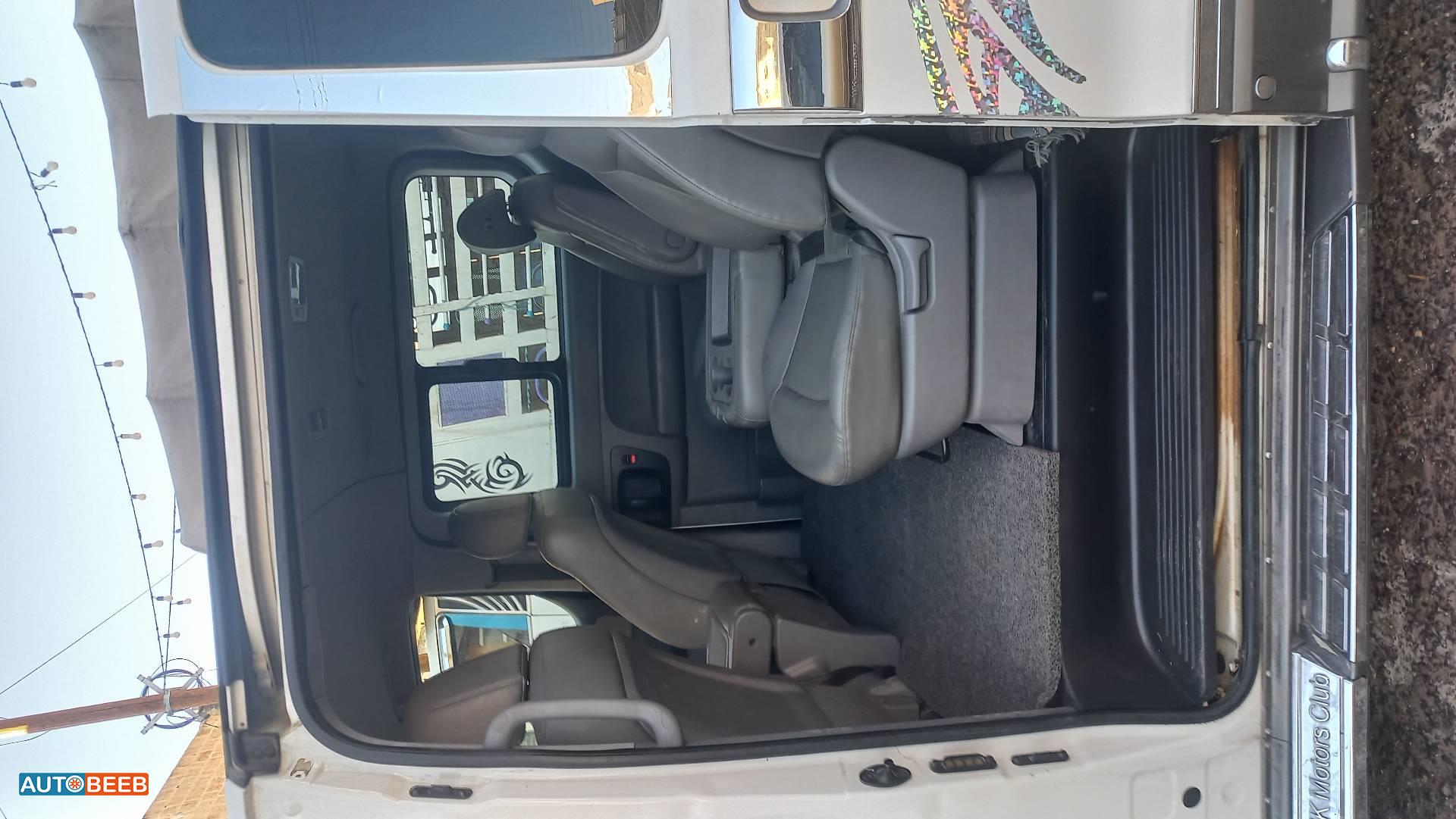 Minibus Hyundai 2018