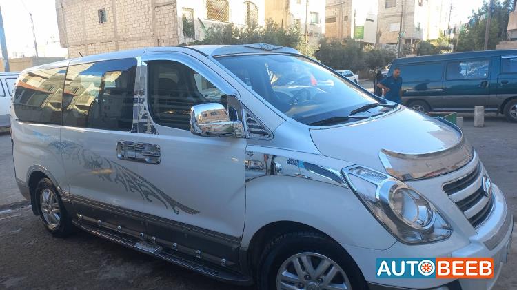 Minibus Hyundai 2018
