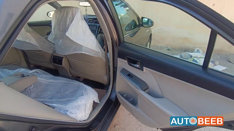 تويوتا كامري 2012