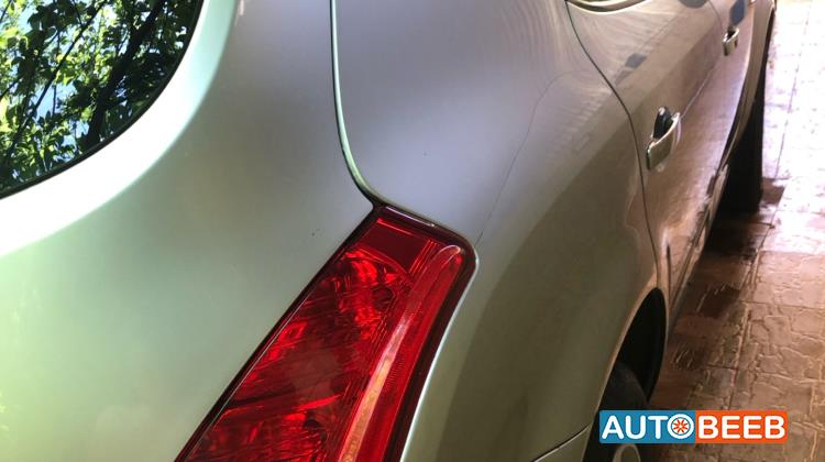 نيسان مورانو 2005