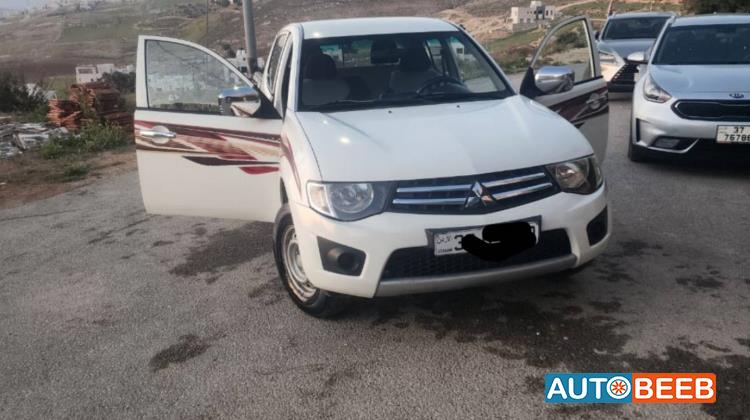 Mitsubishi L200 2015