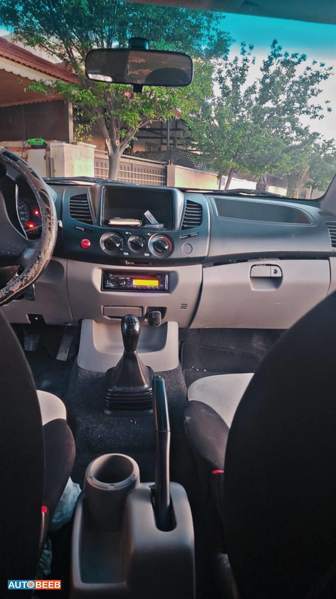 Mitsubishi L200 2015