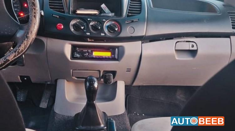 Mitsubishi L200 2015