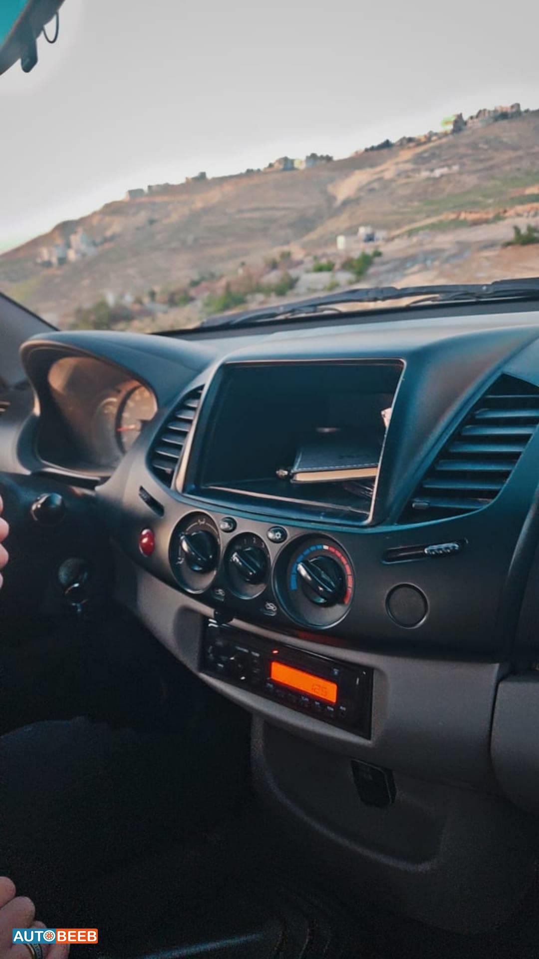 Mitsubishi L200 2015