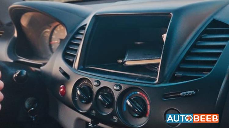 Mitsubishi L200 2015