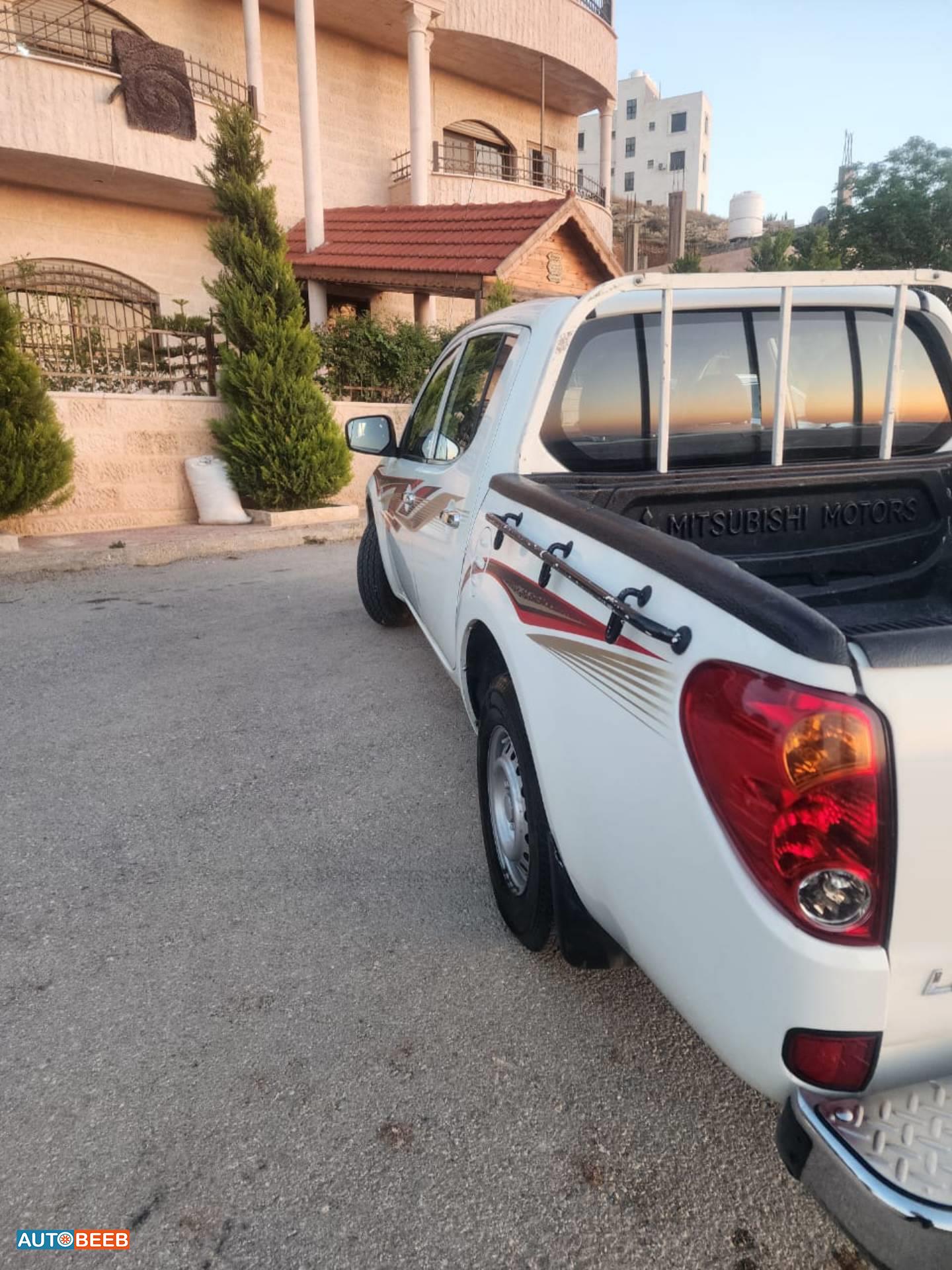 Mitsubishi L200 2015