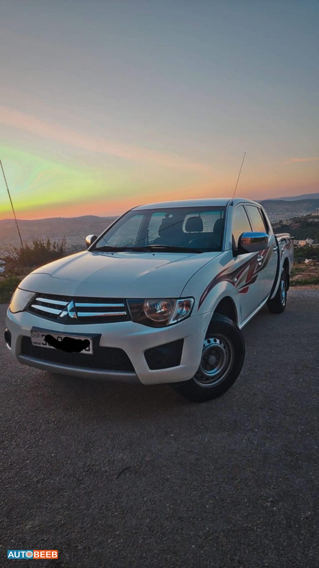 Mitsubishi L200 2015