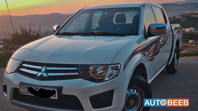 Mitsubishi L200 2015