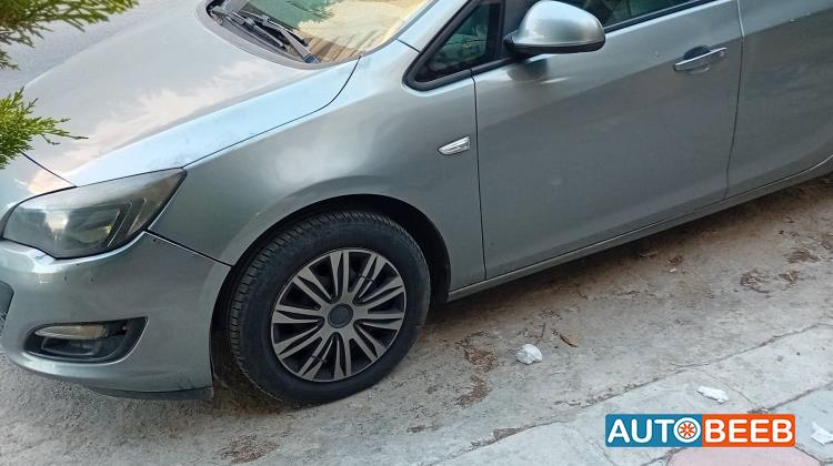 Opel Astra 2013