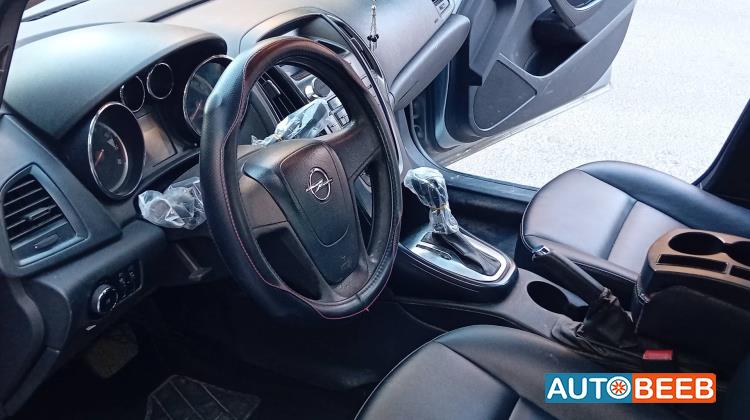 Opel Astra 2013