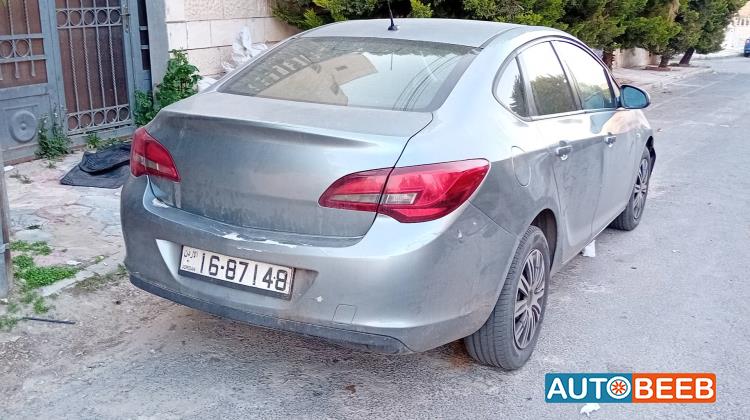 Opel Astra 2013