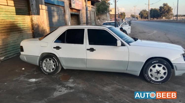 مرسيدس بنز E200 1988