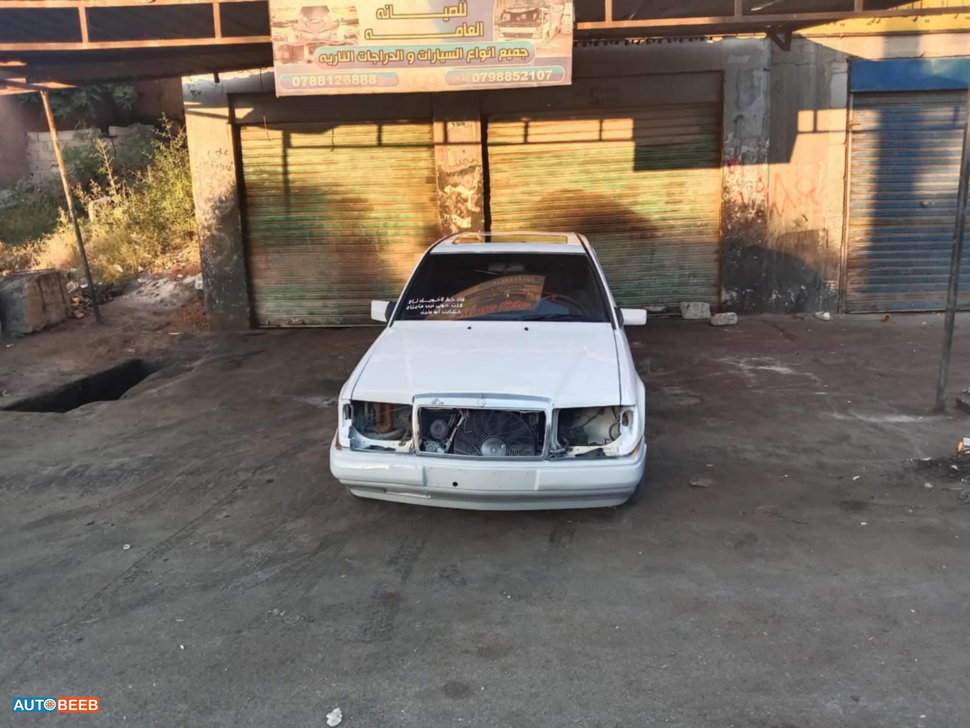 مرسيدس بنز E200 1988