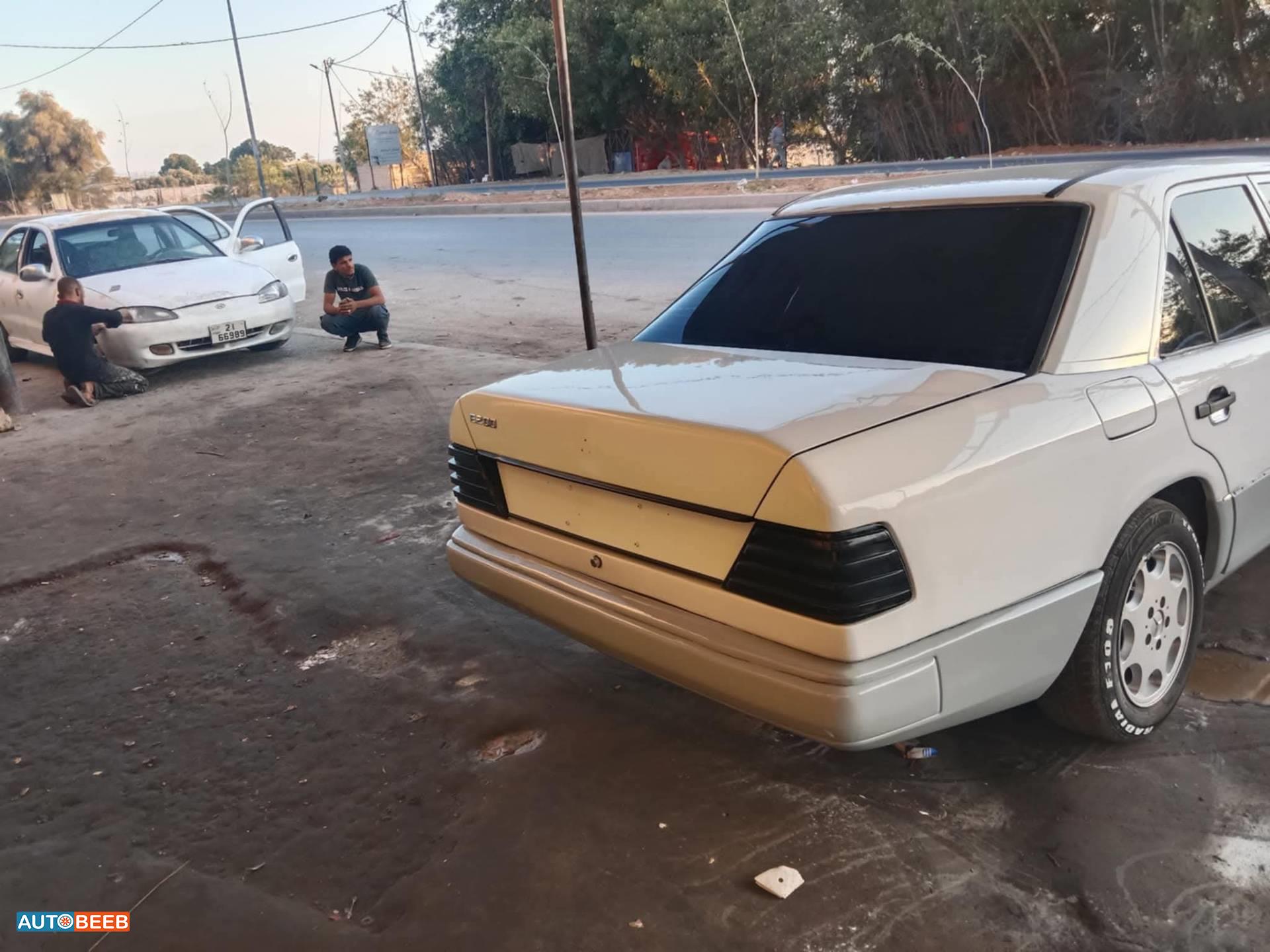 مرسيدس بنز E200 1988