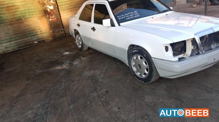 مرسيدس بنز E200 1988