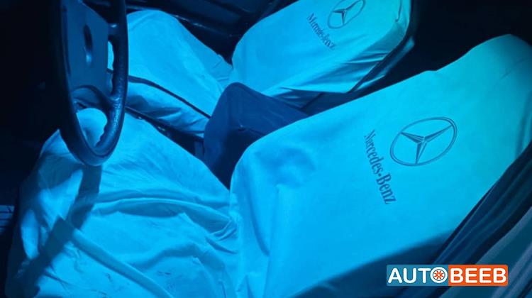 مرسيدس بنز E200 1988