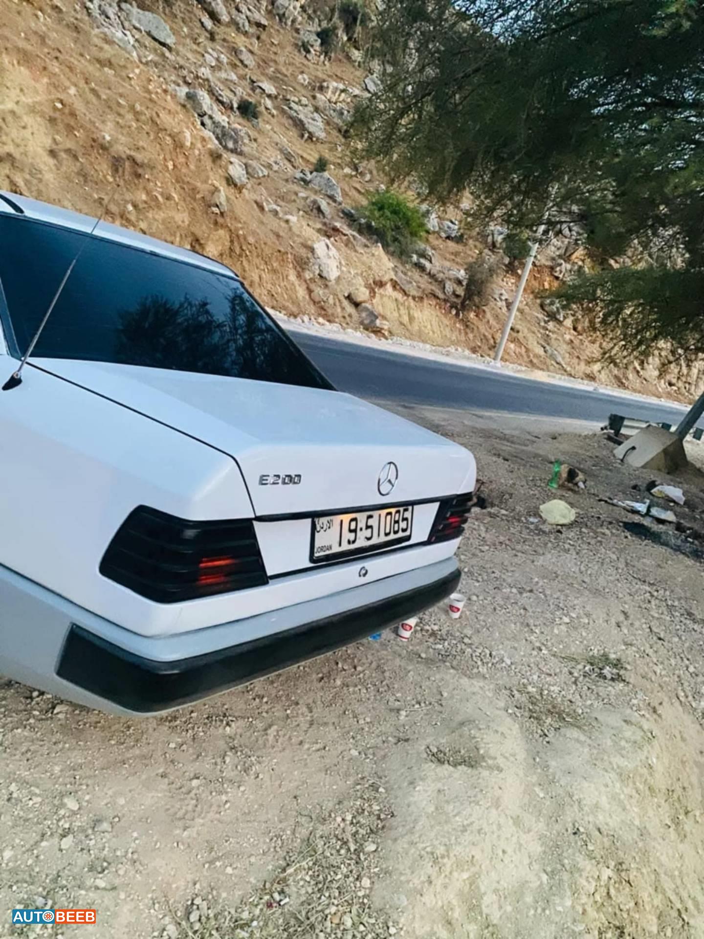 مرسيدس بنز E200 1988