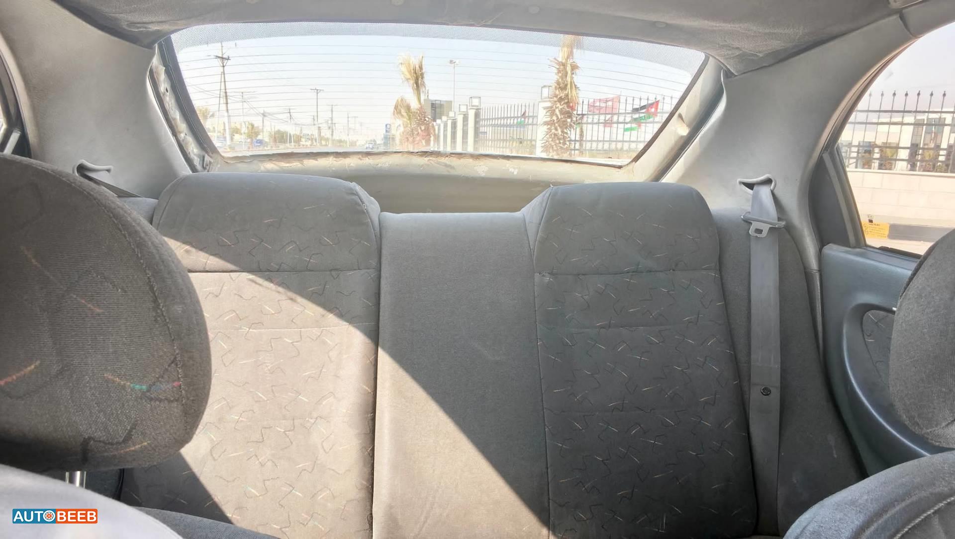 كيا شوما 1999