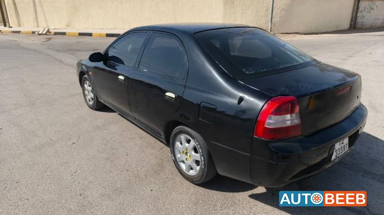 كيا شوما 1999