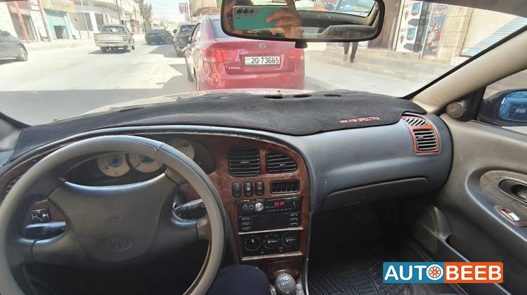 كيا شوما 1999