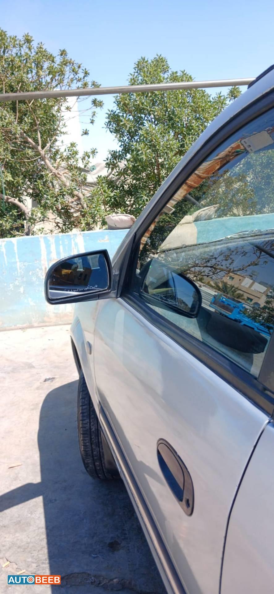 كيا كارينز 2005