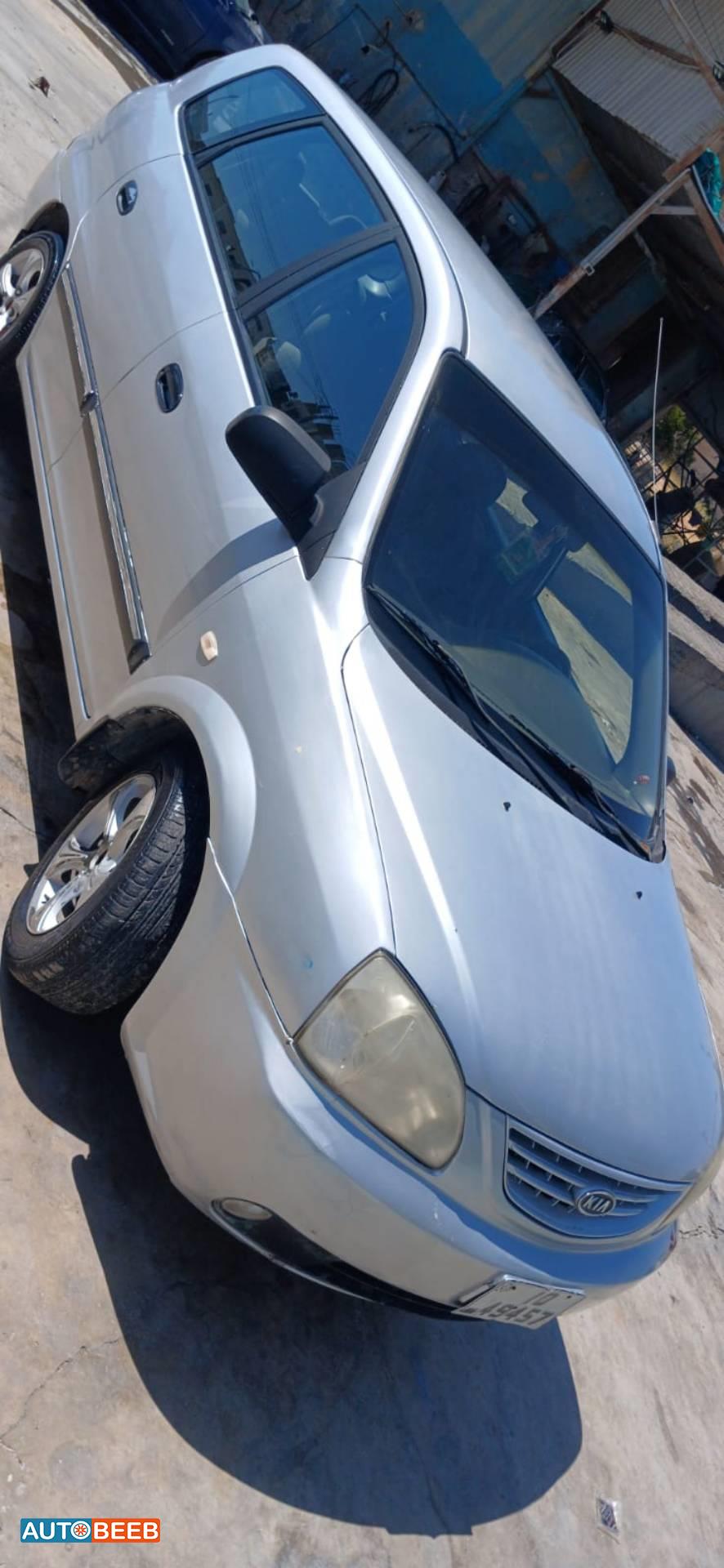 كيا كارينز 2005