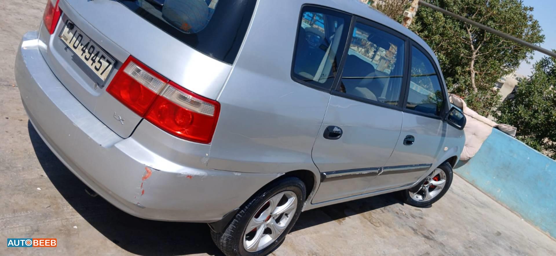 كيا كارينز 2005