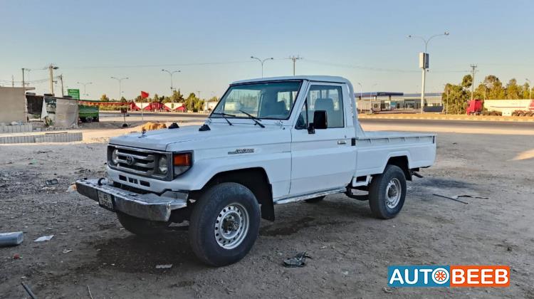 تويوتا لاندكروزر 1983