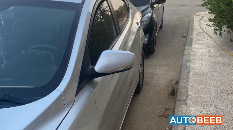 هيونداي افانتي 2011