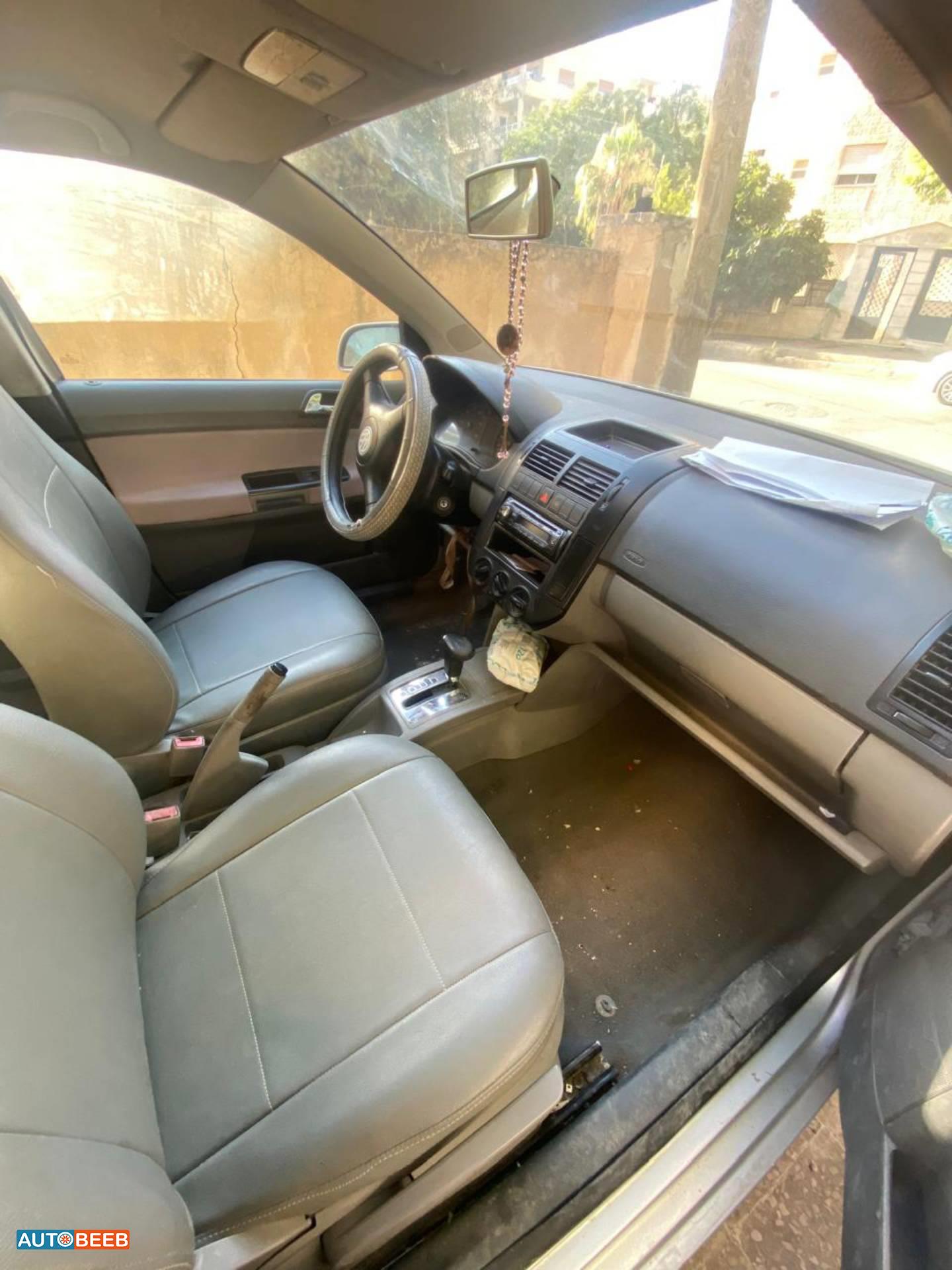 فولكس فاجن بولو 2004