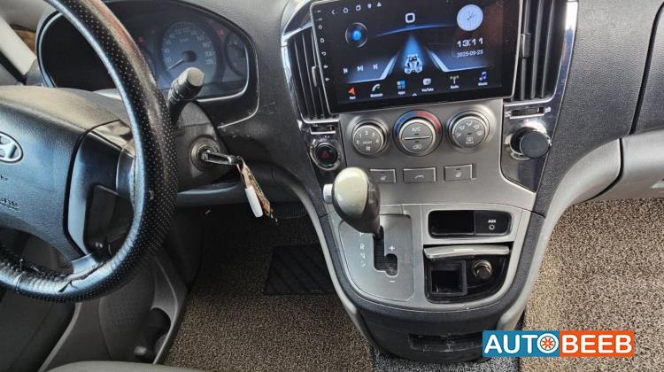 Minibus Hyundai 2010