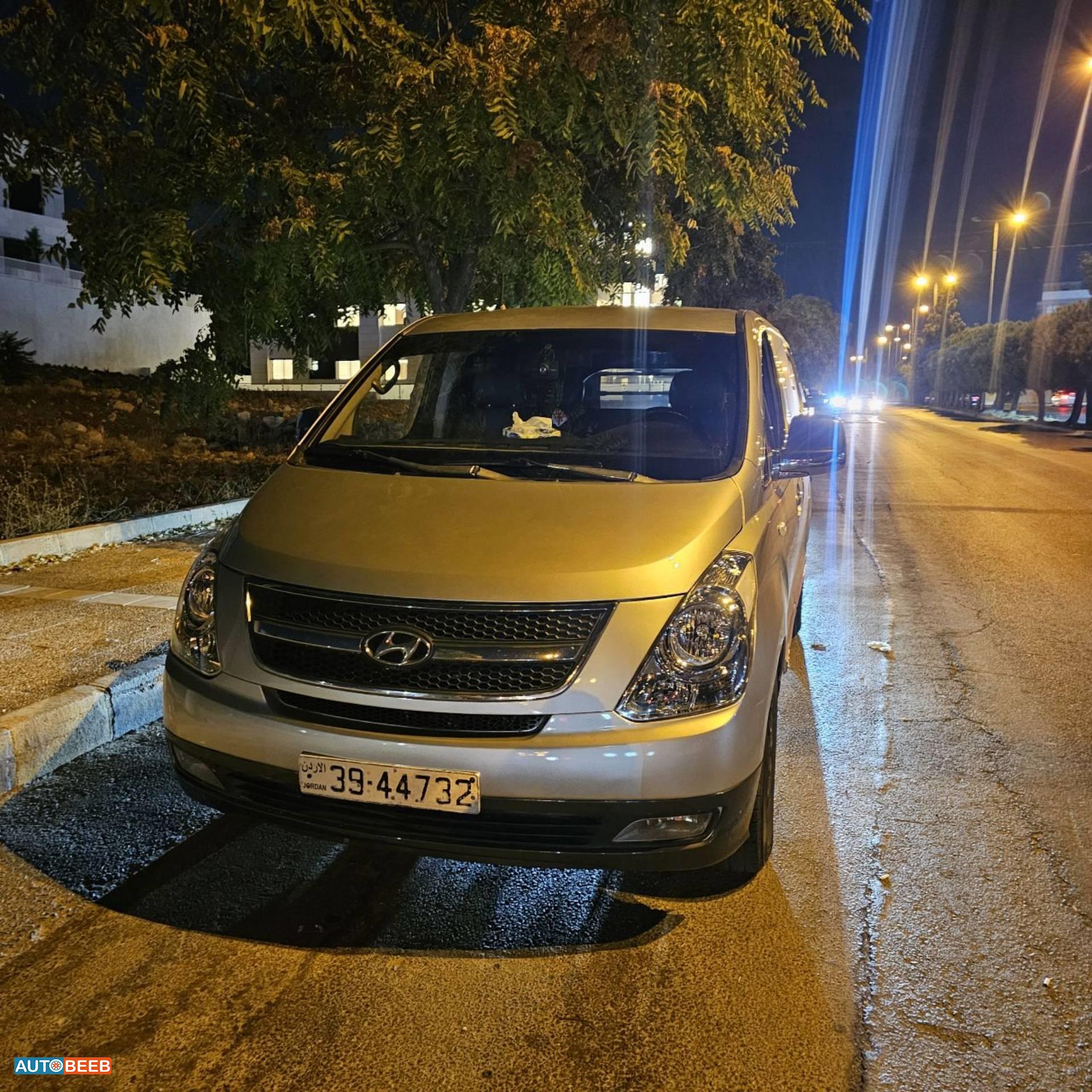 Minibus Hyundai 2010