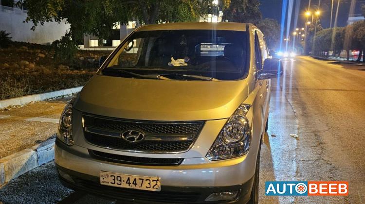 Minibus Hyundai 2010