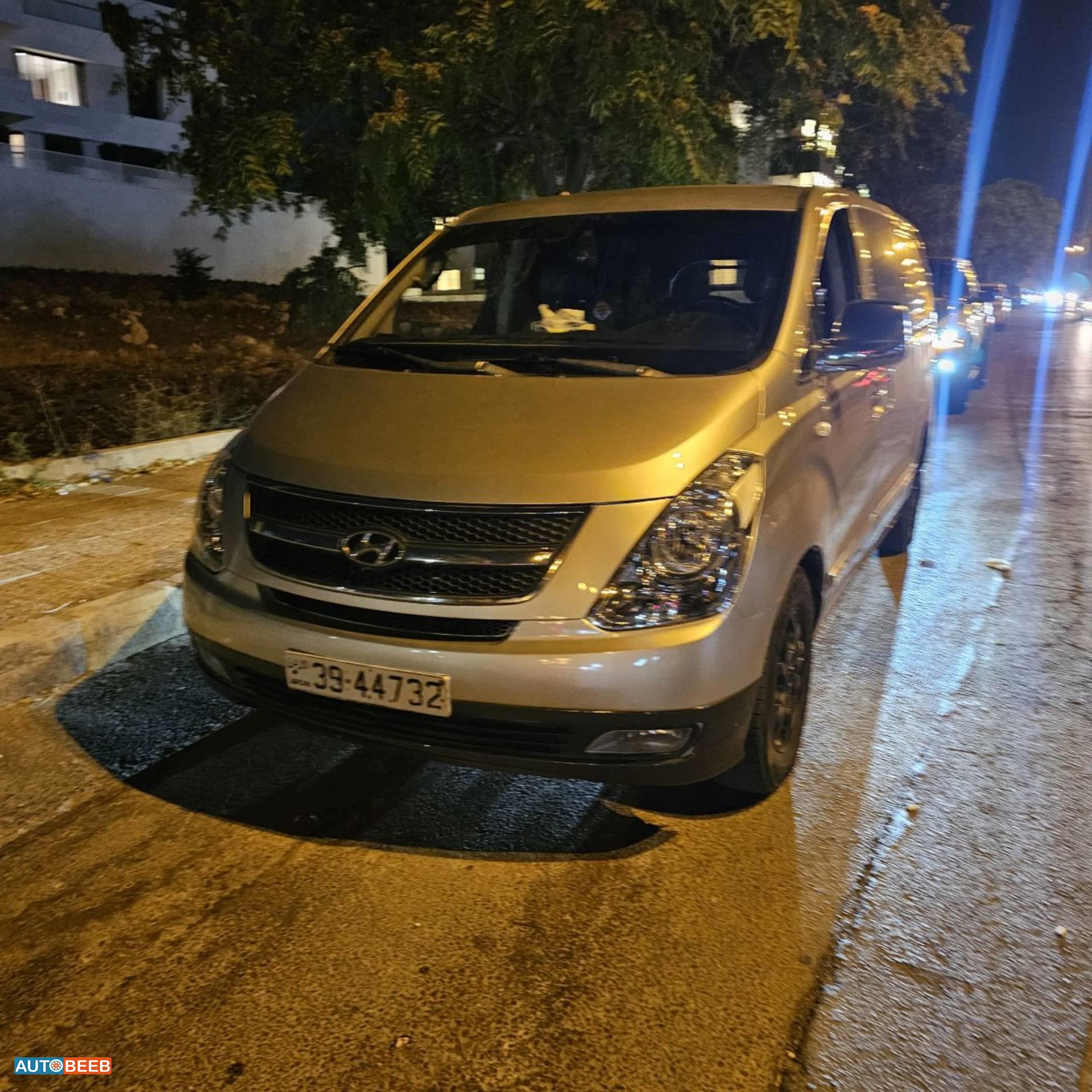 Minibus Hyundai 2010