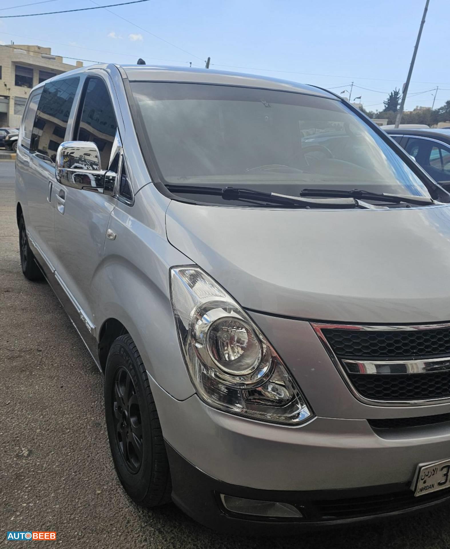 Minibus Hyundai 2010