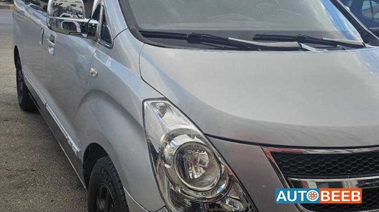 Minibus Hyundai 2010