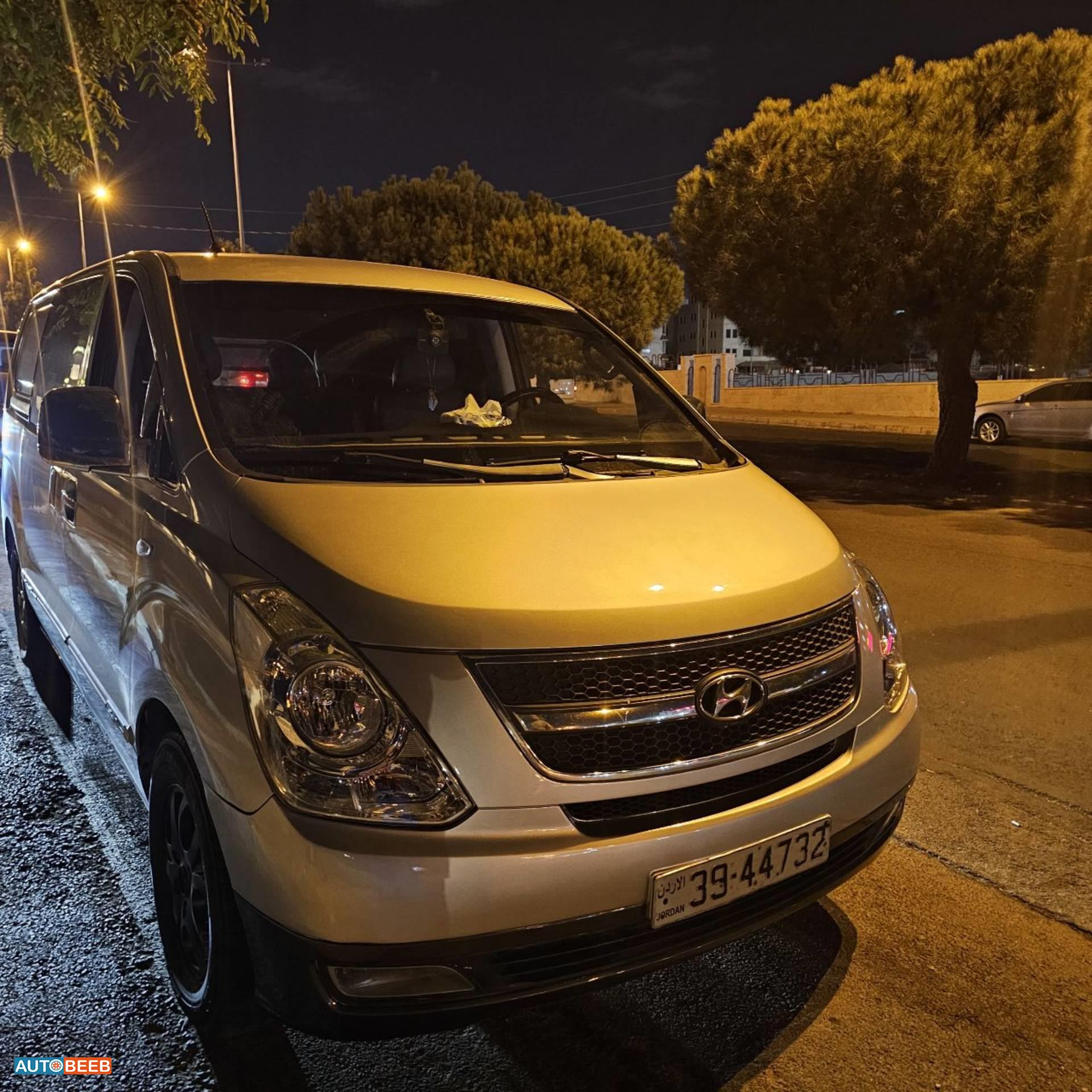 Minibus Hyundai 2010