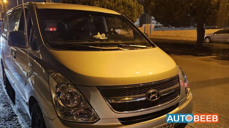 Minibus Hyundai 2010