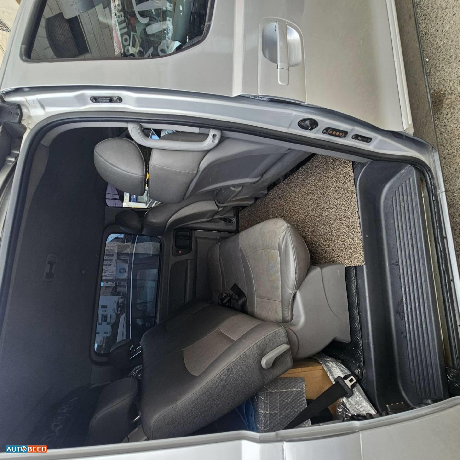 Minibus Hyundai 2010