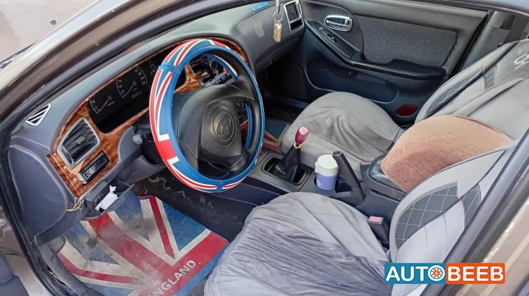 Hyundai Elantra 2001