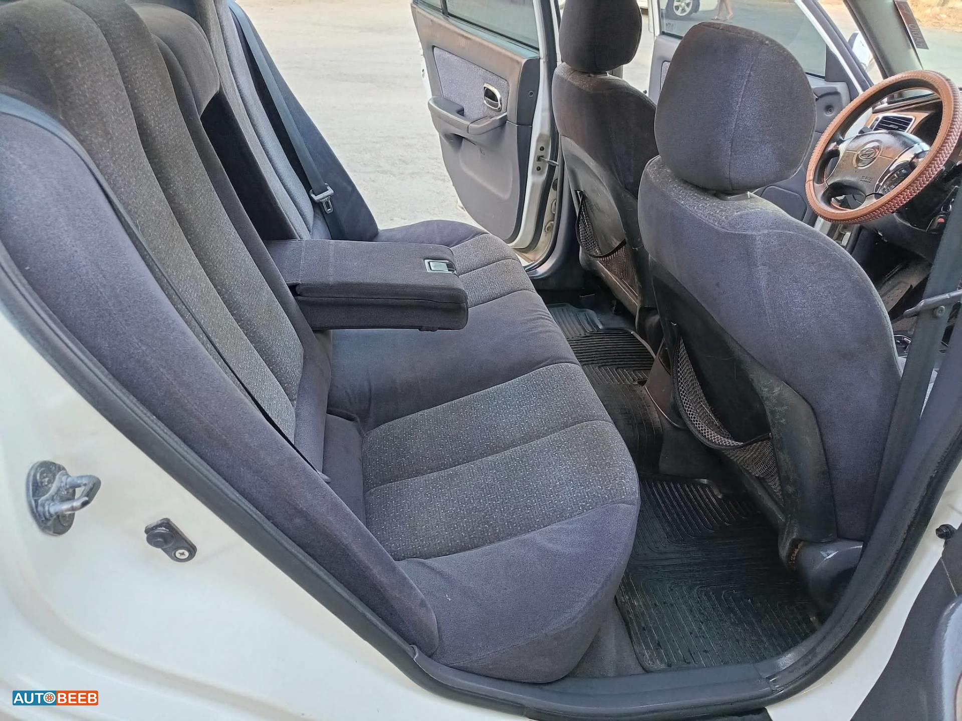 هيونداي افانتي 2002