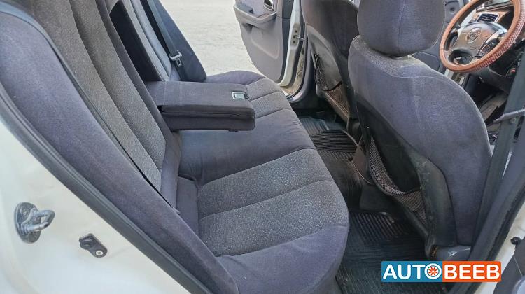 هيونداي افانتي 2002