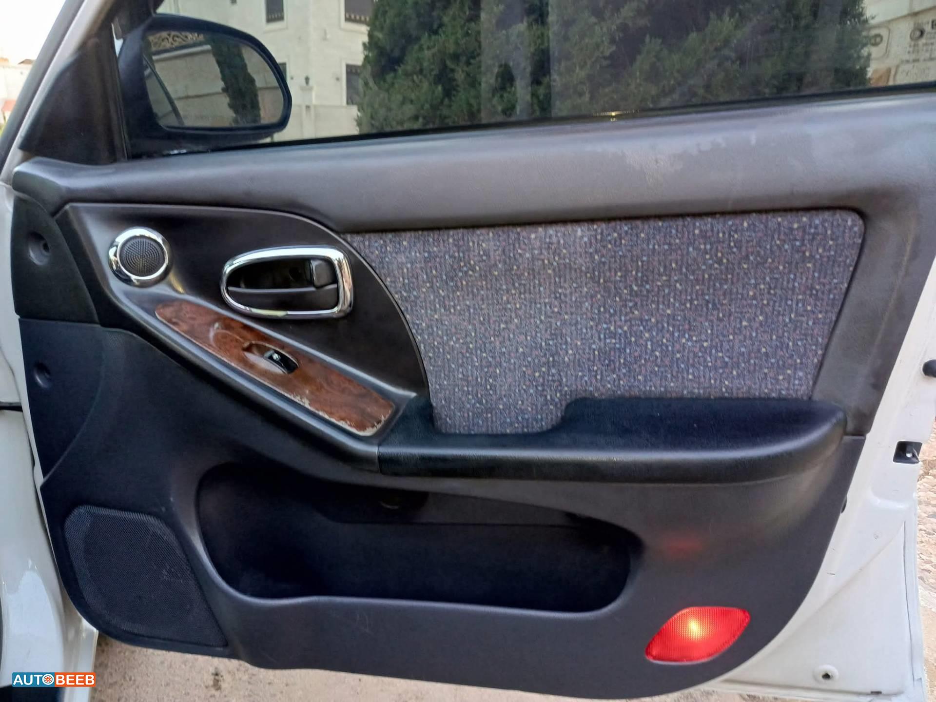 هيونداي افانتي 2002