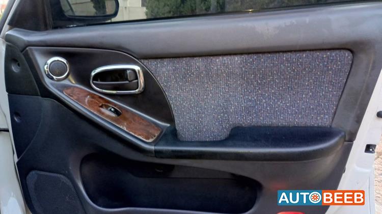 هيونداي افانتي 2002