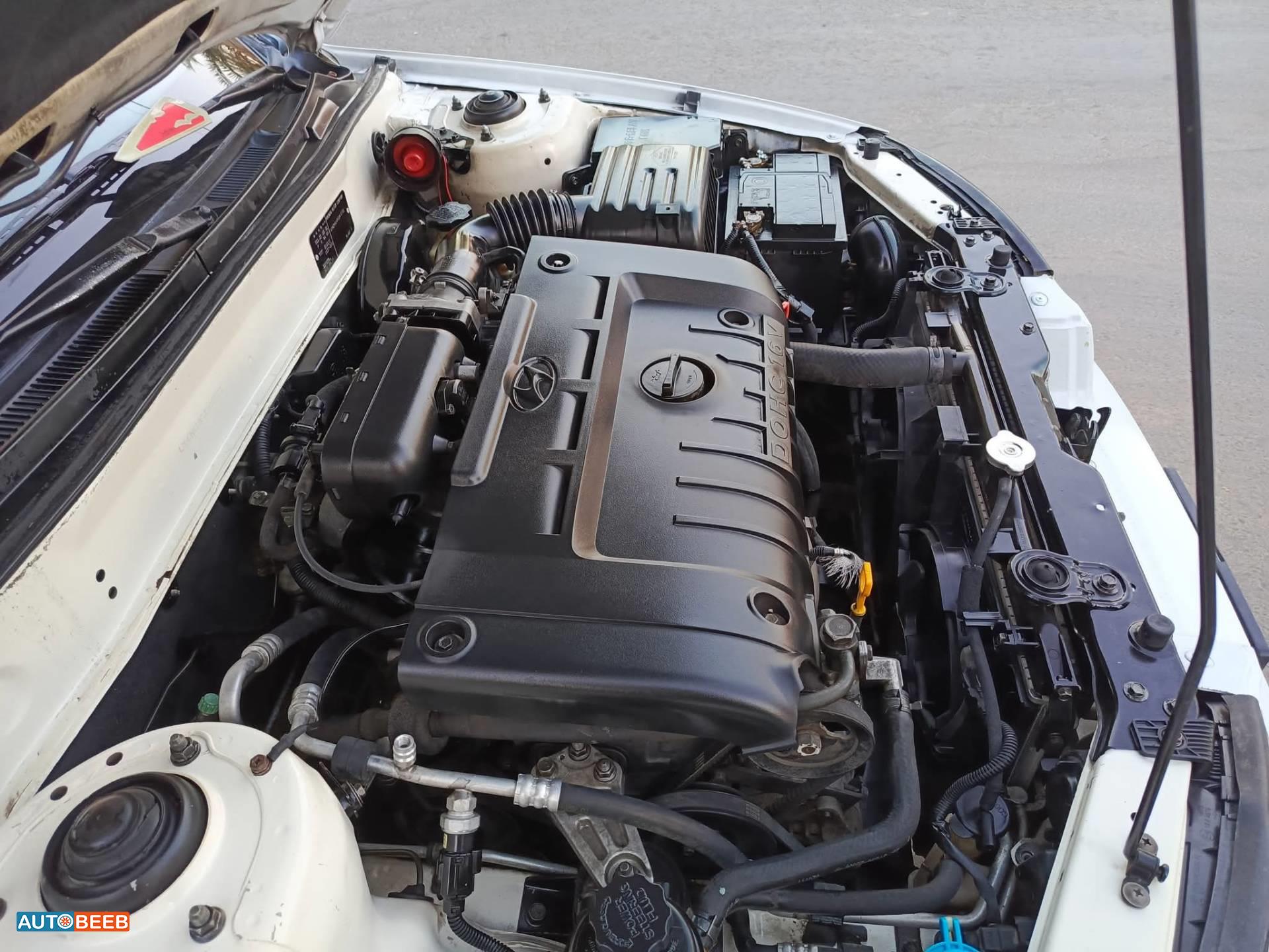 هيونداي افانتي 2002