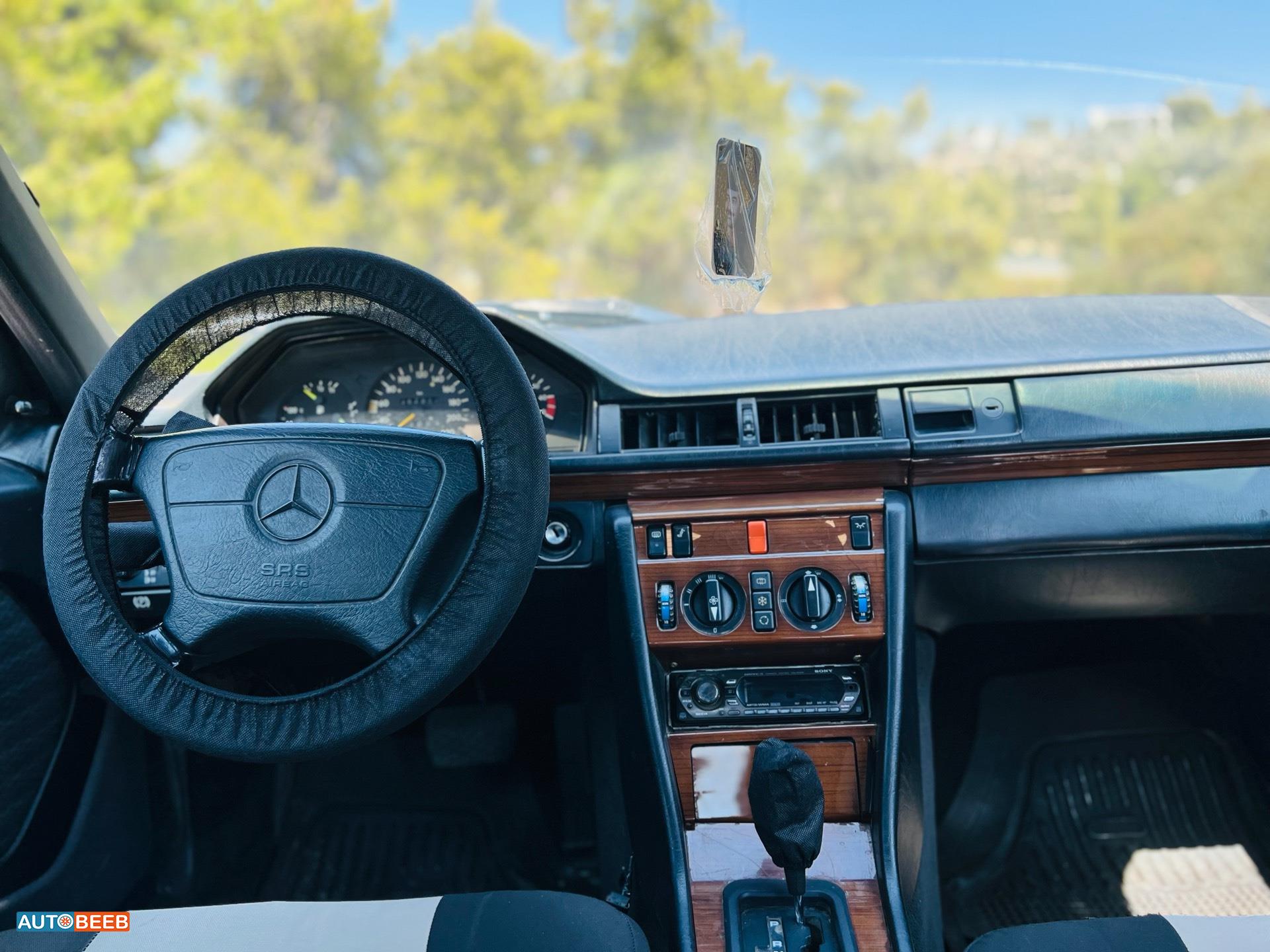 مرسيدس بنز E200 1990