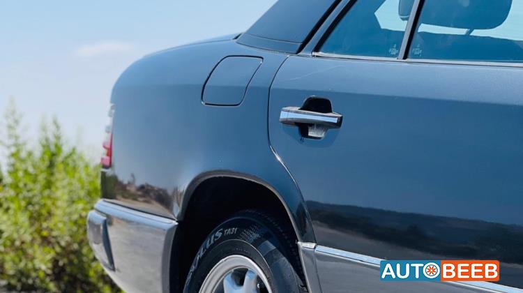 مرسيدس بنز E200 1990