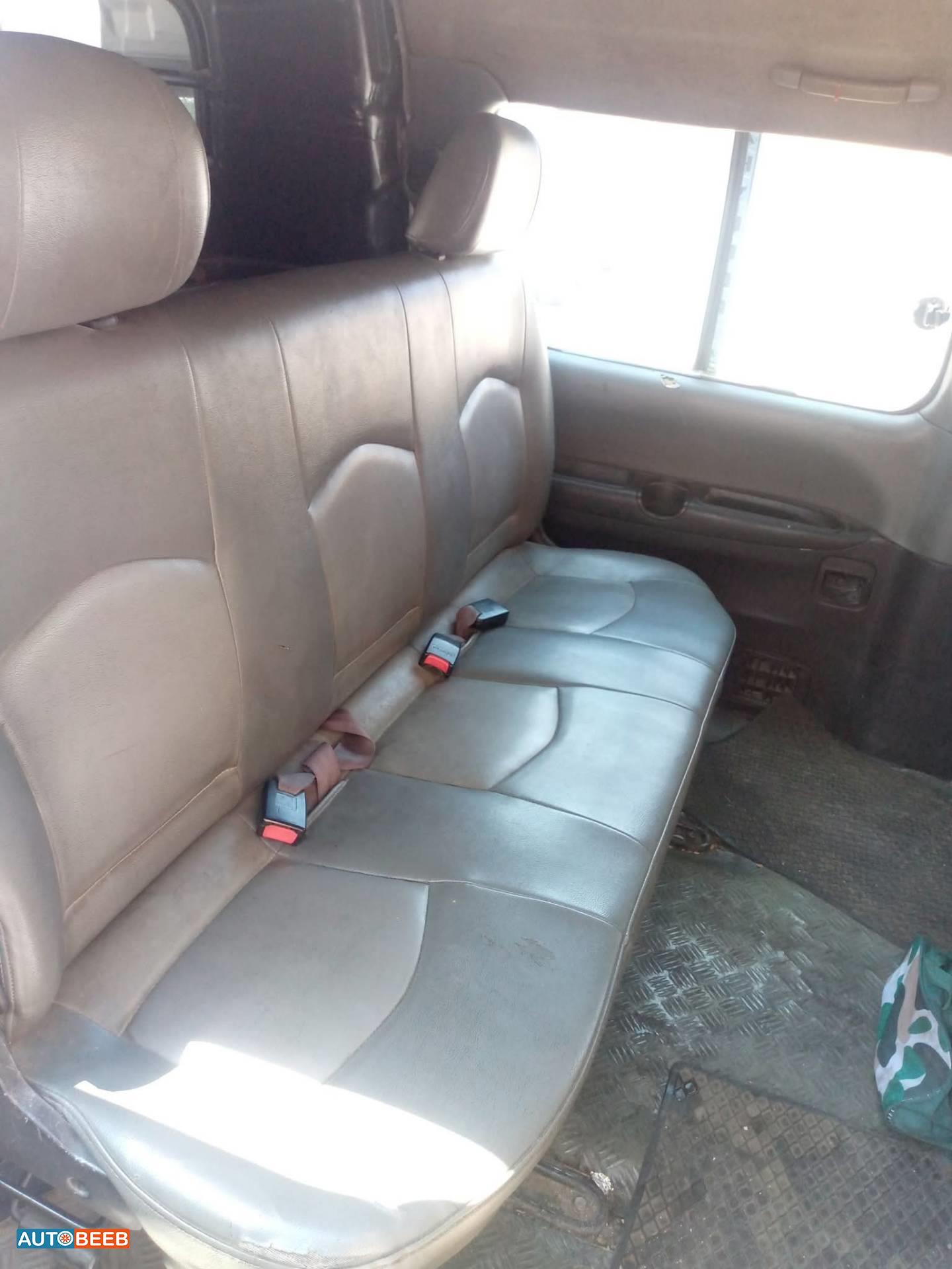 ميني باص هيونداي 2006