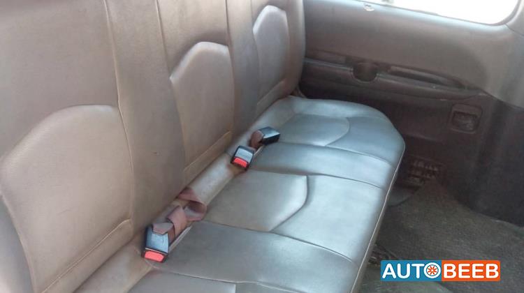 ميني باص هيونداي 2006